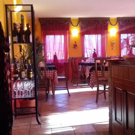 Hotel Cuney 2* Nus